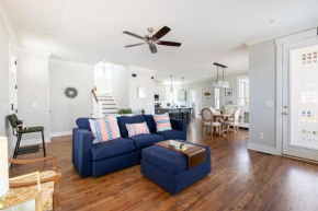 Stylish Haven in Raleigh, Walk to Food Hall home